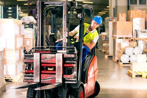 Peraturan Penggunaan Forklift di Area Kerja Industri