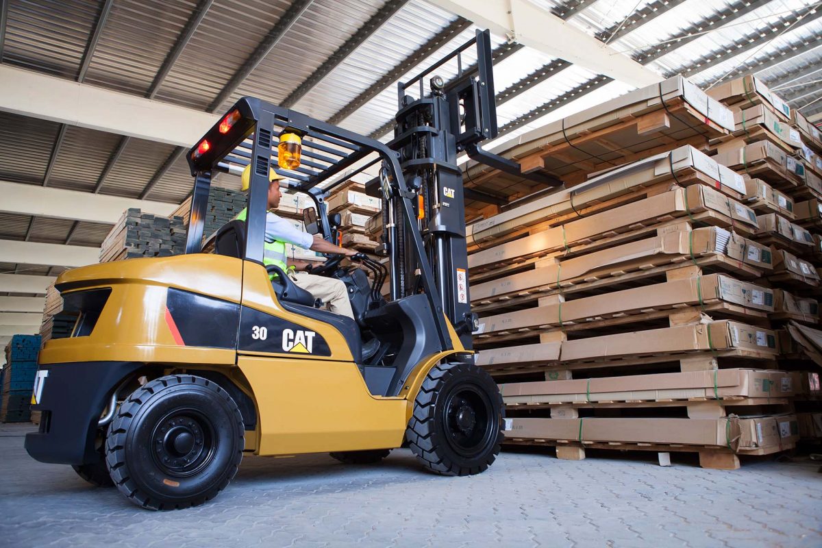 Lebar Forklift 3 Ton: Ukuran Standar dan Kesesuaian dengan Lorong Gudang